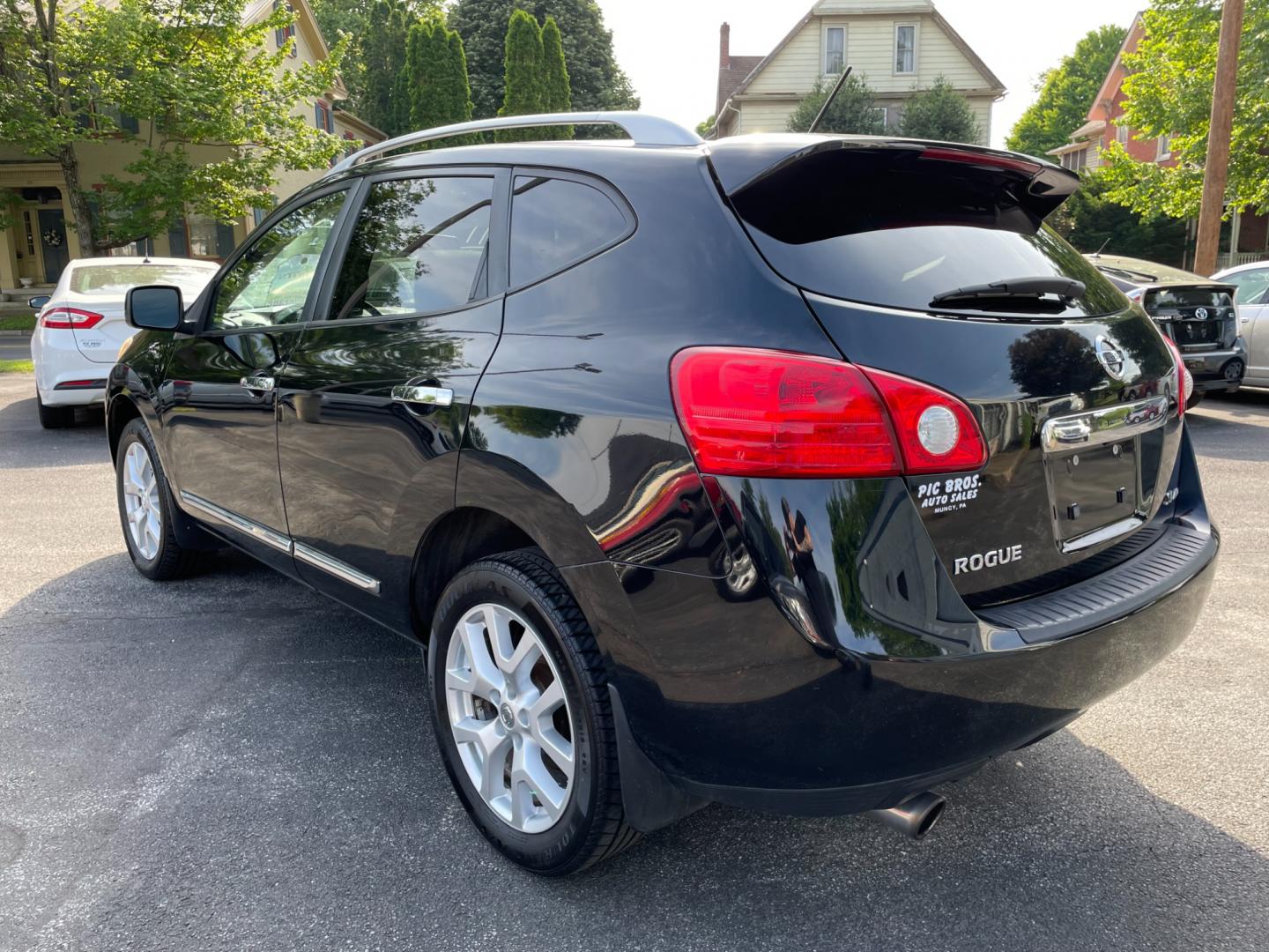 2011 black Nissan Rogue S AWD (JN8AS5MV3BW) with an 2.5L L4 DOHC 16V engine, CVT transmission, located at 101 N. Main Street, Muncy, PA, 17756, (570) 546-5462, 41.207691, -76.785942 - Photo#3